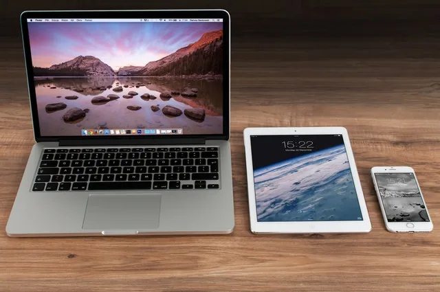 apple iphone tablet desk when buying a tablet